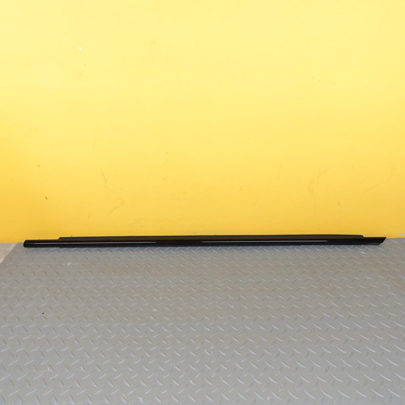 2024-2026 BMW X2 U10 FRONT LEFT SIDE DOOR WINDOW BELT MOLDING OEM 5A2FC43-03