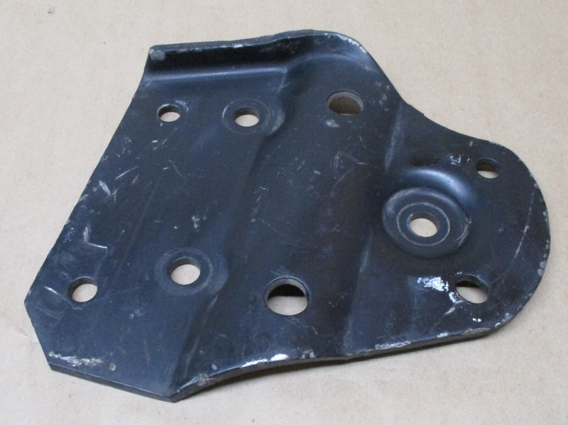 1997-2003 DODGE RAM VAN 1500 2500 3500 POWER STEERING GEAR BOX MOUNT PLATE