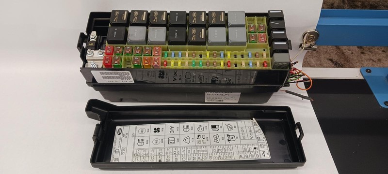 2014 LAND ROVER LR4 Engine Fuse Box 3.0L EH2214290AFC OEM 14 15 16