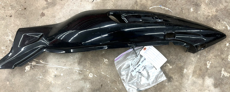 04 Yamaha YZF 600 YZF600R 600R RIGHT Rear Tail Cowling Fairing Cowl Panel Fender
