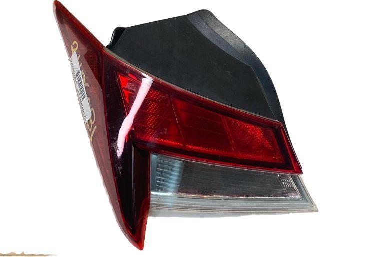 Hyundai Elantra tail light 21 23 left side quarter panel mounted OEM 92401AB000