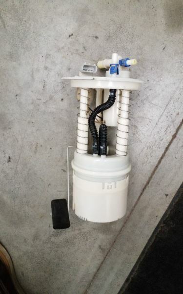 Fuel Pump Assembly Convertible 2.4L Fits 03-06 SEBRING 230162