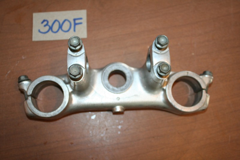 1986 Honda CR 125R Triple Tree Clamp Top Bridge OEM 86 B
