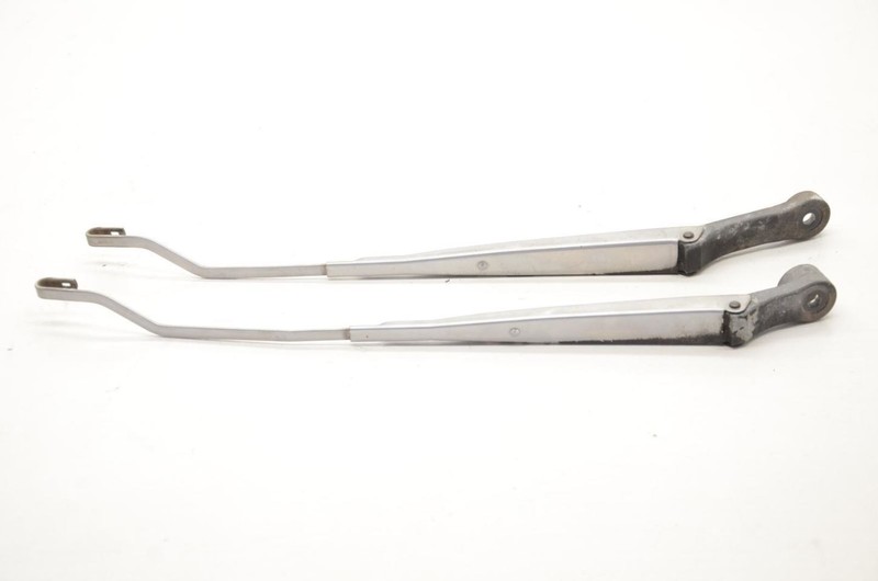 87-89 Nissan 300ZX Z31 Pair of Windshield Wiper Arms