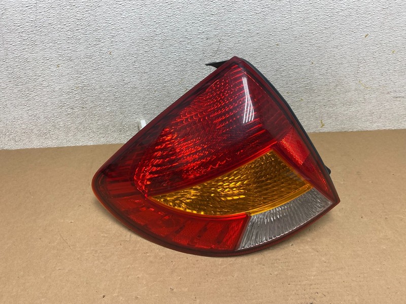 1999 to 2002 Kia Rio Left Driver LH Side Tail Light OEM O9614 DG