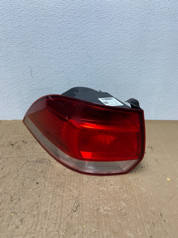 2010-2014 Volkswagen Golf MK6 Wagon Left Driver LH Tail Light OEM AC0241 DW