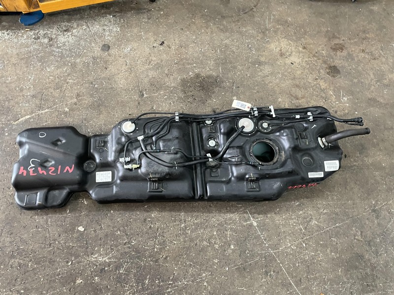 Fuel Tank 3.5L 2020 Nissan Pathfinder 17202-3KA1E 2016 2017 2018 2019
