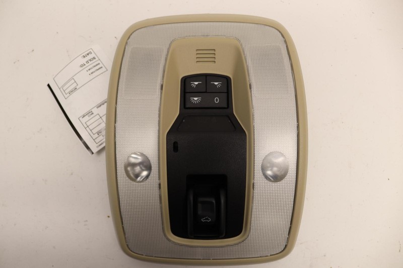 2011-2013 VOLVO XC70 FRONT OVERHEAD CONSOLE SUNROOF SWITCH DOME LIGHT LAMP OEM