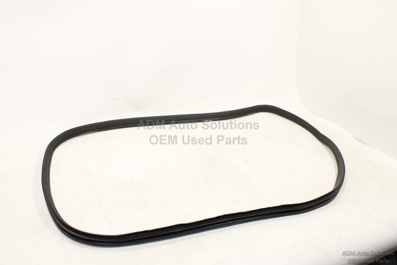 2014-19 MERCEDES CLA250 SEDAN FRONT RIGHT DOORWAY WEATHERSTRIP SEAL ON BODY OEM