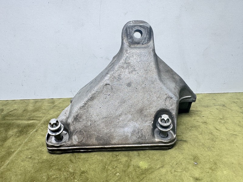 12–19 OEM BMW F30 320i 3 Series N20 Right Engine Mount Support Bracket 6788610