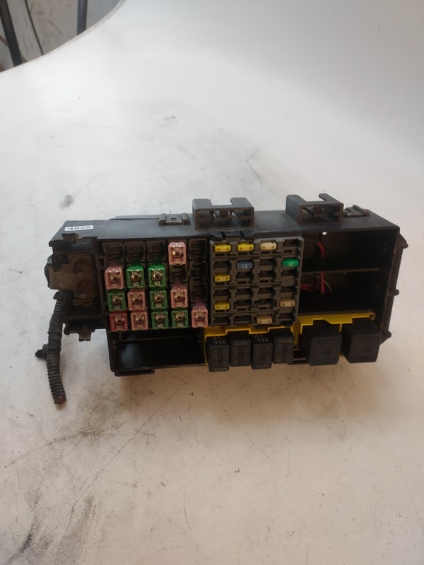 2007-08 JEEP GRAND CHEROKEE 3.7L ENGINE FUSE RELAY BOX 04692165AG OEM