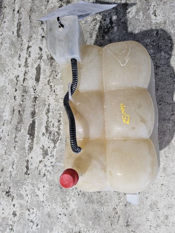 Coolant Reservoir Fits 19-23 SIERRA 1500 PICKUP 3413066
