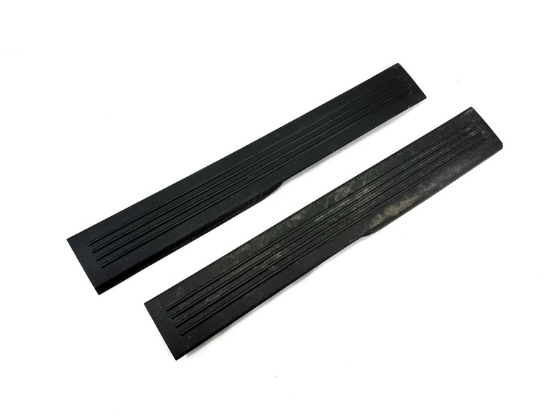 2007-2013 Chevy Silverado GMC Sierra Front LH RH Door Sill Scuff Plate Pair OEM
