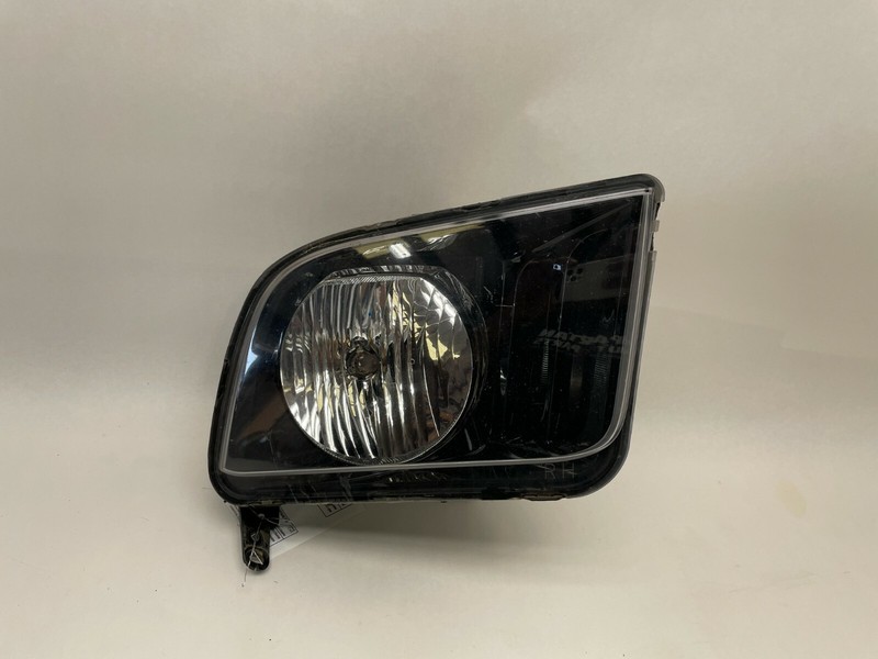 2005-2009 FORD MUSTANG ROUSH HEADLIGHT RIGHT PASSENGER HEAD LIGHT BROKE TOP TAB