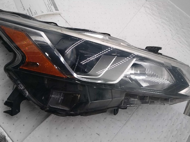 2020 Nissan Altima Right Headlight Assembly Grey 668716 Used 71K Miles