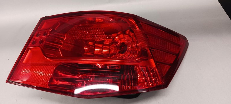 10-'13 KIA FORTE Right passenger outer Taillight Sedan OEM Grade A!