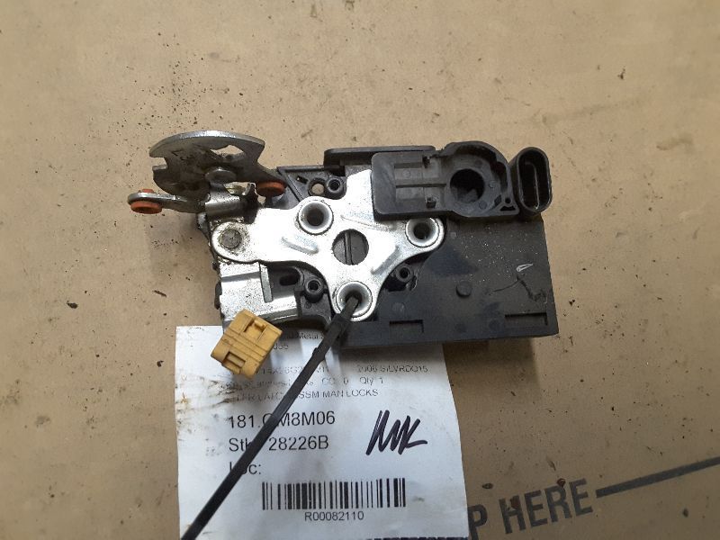 2006 SILVRDO15 Keys/Latches/Locks 82110