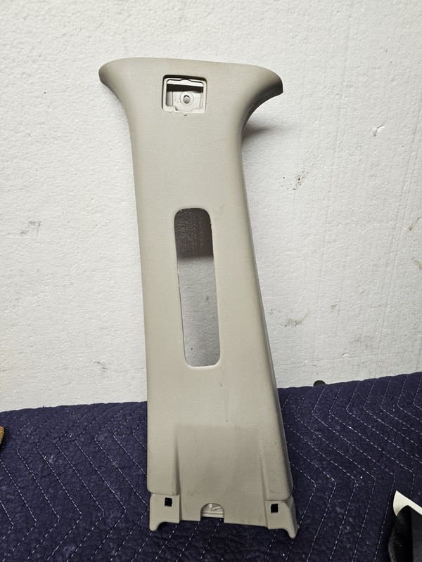 2013-2018 NISSAN SENTRA DRIVER SIDE UPPER CENTER PILLAR TRIM OEM 769143SG0A