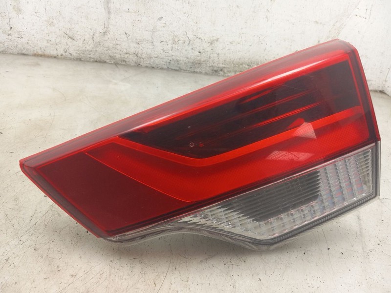 17 18 19 TOYOTA HIGHLANDER PASSENGER RIGHT TAIL LIGHT LIFTGATE MOUNTED