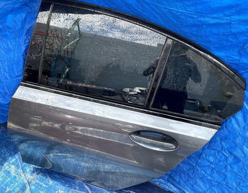BMW G20 G21 330i XDRIVE REAR LEFT DOOR SHELL ASSEMBLY GRAY (B39) 19-25 # 110316
