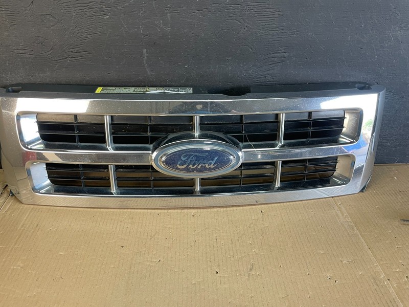 2008 to 2012 Ford Escape Front Upper Grill Grille Oem AE3647 DG