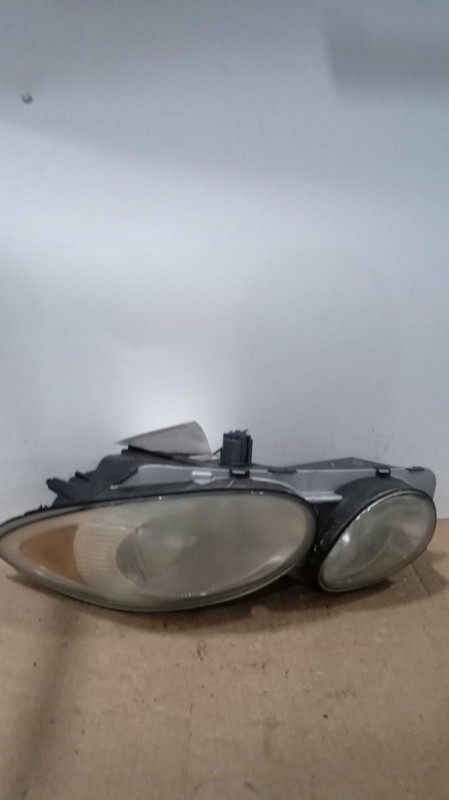 2005 Buick LaCrosse Left Headlight Assembly Maroon 239457 110k Miles