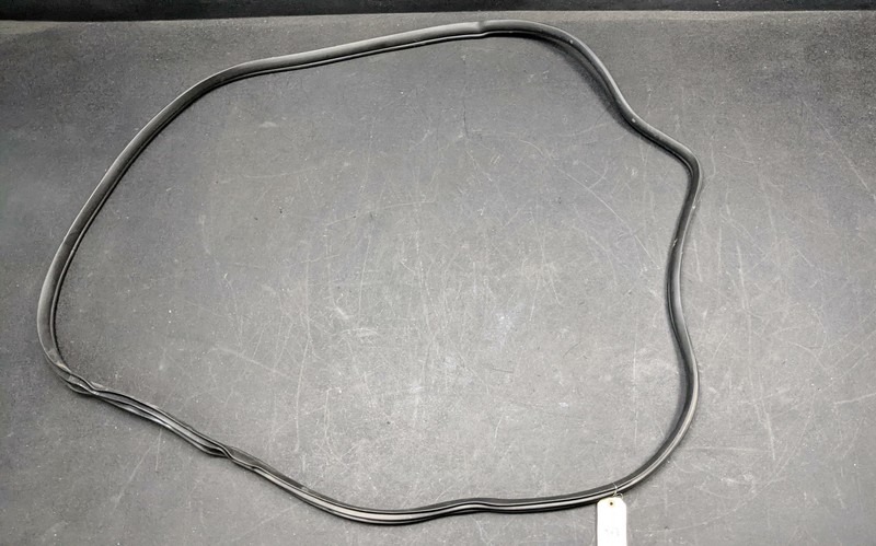 Right Front Door Body Weatherstrip Seal 82120-J9000 2019 Hyundai Kona 2018-2022