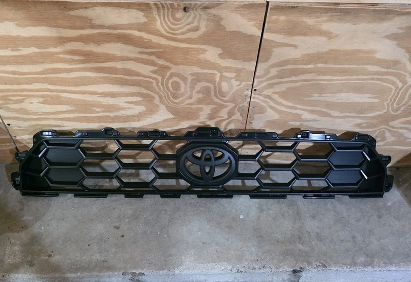 2025 2026 Toyota 4Runner SR5 Limited Front Upper Grill 53111-35780 OEM