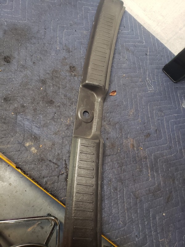 2011 Fo4d Eacape Rear Hatch Scuff