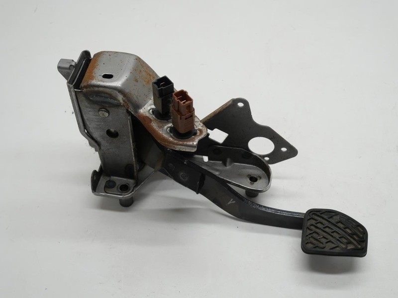 2011-2017 Nissan Juke M/T Manual Transmission Brake Pedal Assembly OEM