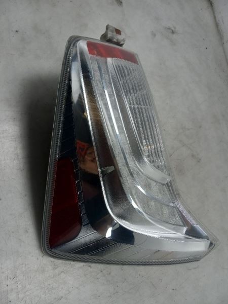 12-15 TOYOTA PRIUS PLUG-IN PASSENGER SIDE REAR TAIL LIGHT