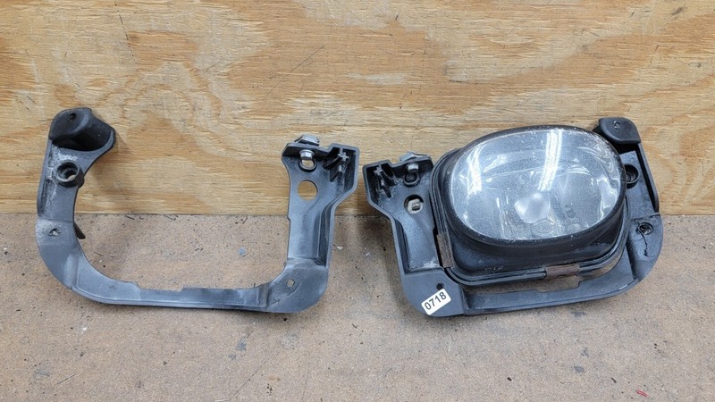2005-07 Mercedes W203 C230 C350 AMG Sport Front Bumper Foglight W/Brackets OEM