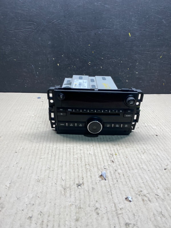 2010 Saturn Outlook Radio AM/FM CD MP3 AUX Receiver O3447 DG
