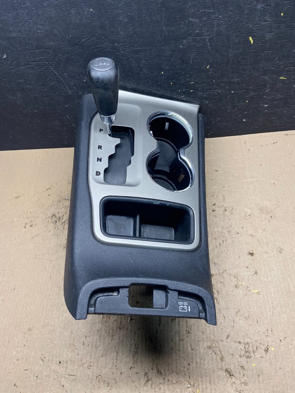 2011-2013 Jeep Grand Cherokee Center Console Shifter Cup Holder Bezel Q7199 DG