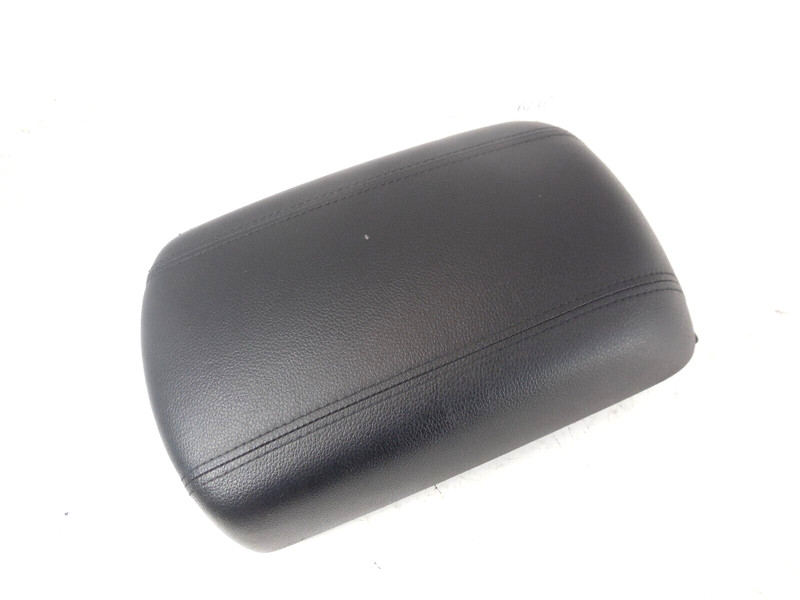 2014 14 Kia Sportage Center Console Arm Rest Lid OEM