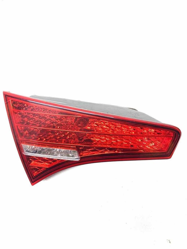 2013 Optima 4dr LH Driver Side Lid Mounted Tail Lamp 92403-4c Lite Scratches