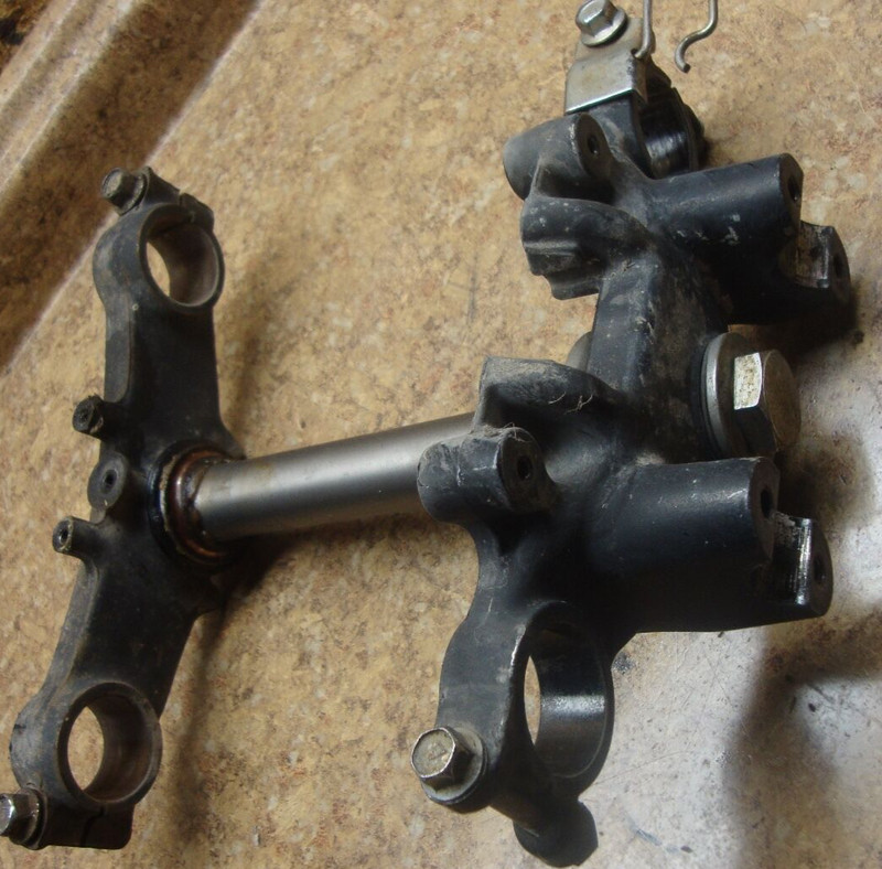 1981 81 Kawasaki KZ750 KZ 750 H KZ750H Triple Tree Fork Clamp Mount Riser