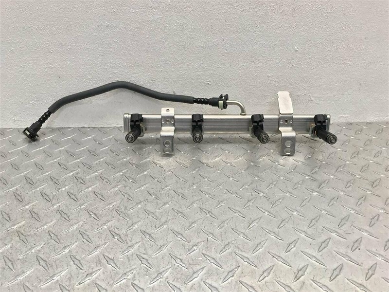 2014-2017 JEEP CHEROKEE 2.4L FUEL INJECTORS & RAIL ASSEMBLY OEM 04593986AA