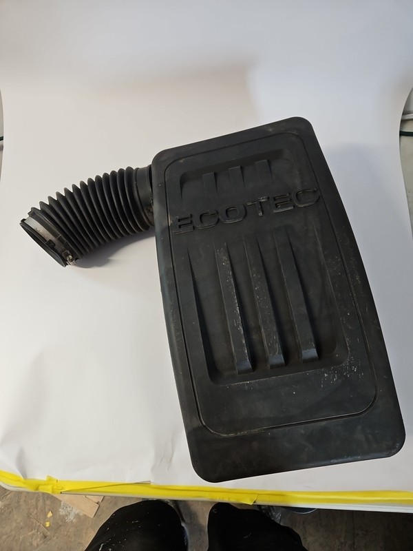 2012-2015 Chevrolet Captiva Sport Air Cleaner Outlet Duct Resonator 20920721 OEM