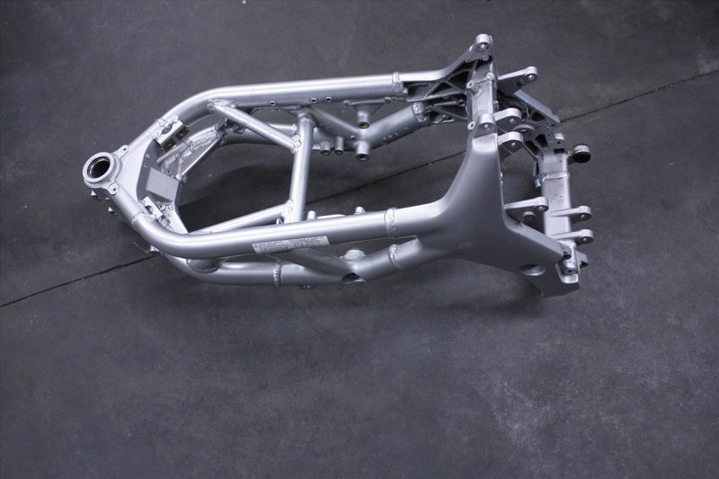 2001 SUZUKI SV 650 MAIN FRAME CHASSIS BODY SV650 01