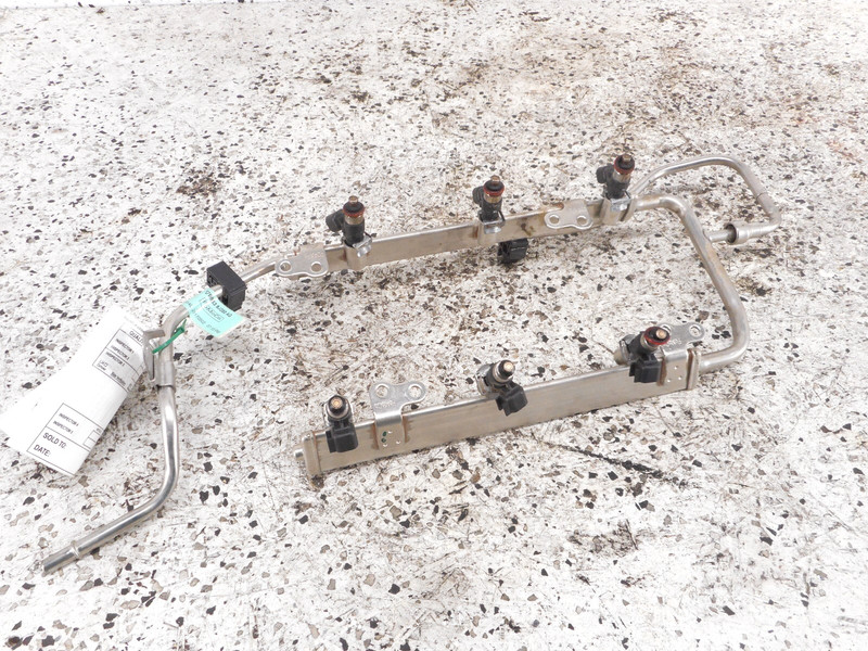 2017 17 Ford Explorer 3.5L Fuel Injection Rail W/ Injectors OEM