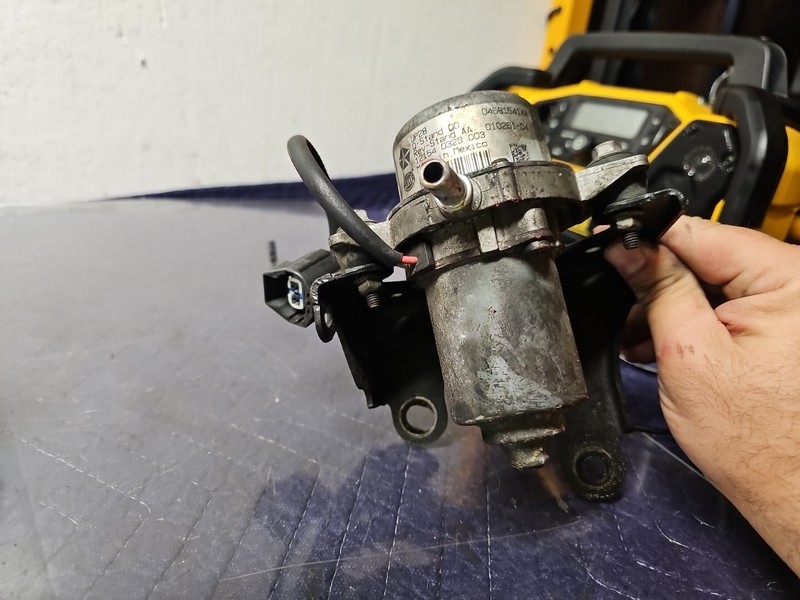 2011-2018 Chrysler Dodge Jeep Power Brake Booster Vacuum Pump 04581541AA