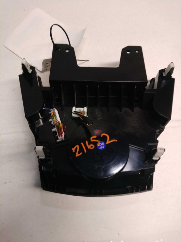 2015 Hyundai Santa Fe A/C Selector Switch OEM Grey 972504Z400 132K Miles