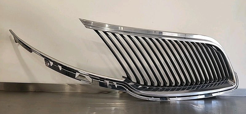 2013 - 2016 LINCOLN MKT Right Passenger Front Grille Grill OEM DA53-8150-AFW SDN