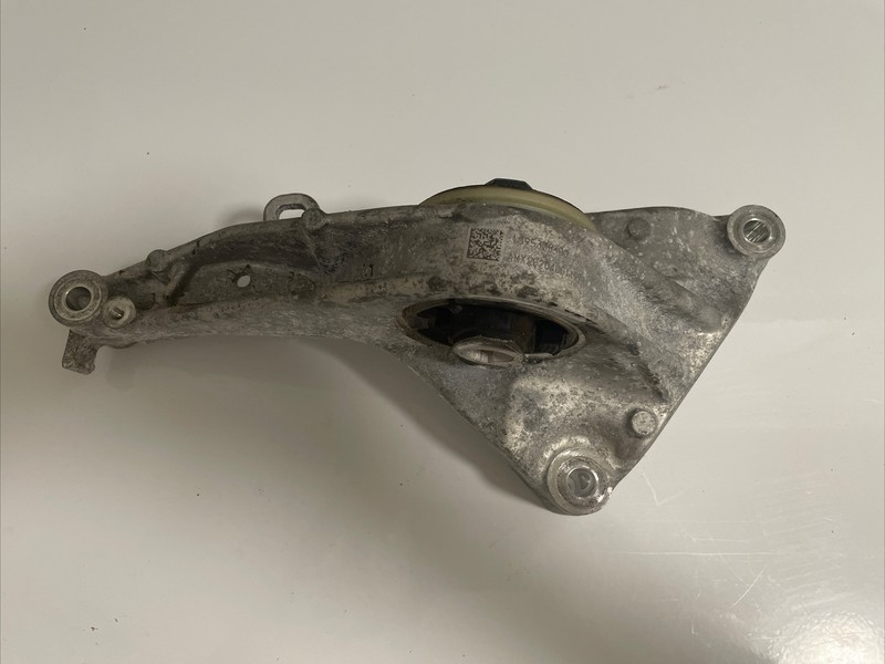2020-2022 TESLA MODEL Y FRONT DRIVE UNIT MOUNT BRACKET SUPPORT 2195 S23