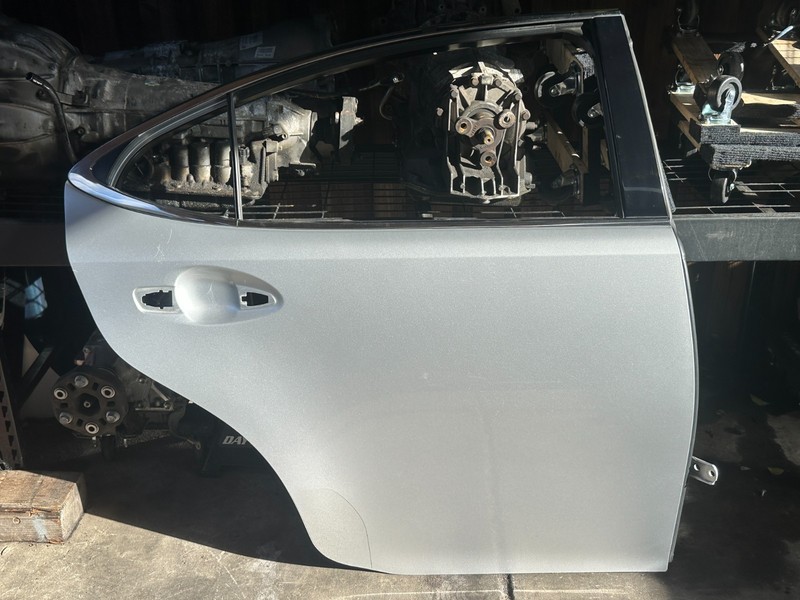 2016 - 2018 LEXUS ES350 ES300H REAR RIGHT PASSENGER SIDE DOOR SHELL (1J4) OEM