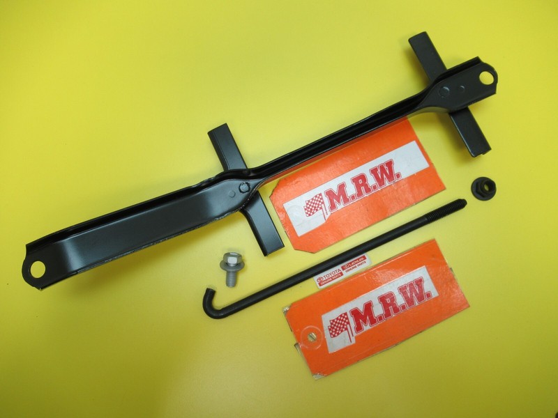 BATTERY HOLD DOWN STRAP J ROD BOLT NUT HOOK TOP FRAME for TOYOTA SEQUOIA 01-07