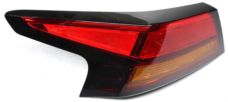 OEM Left Driver Side Halogen Tail Lamp For Nissan Altima 26555-6CA1A Lens Crack