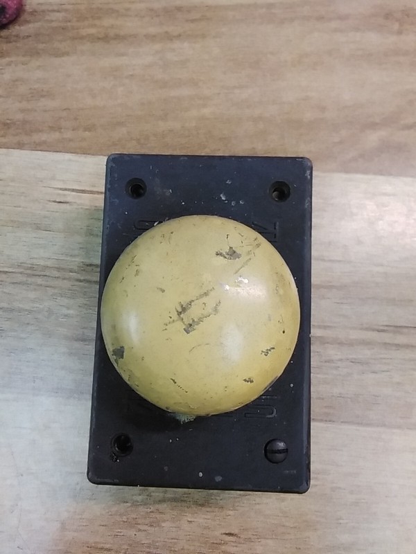 REES Heavy-Duty 01371-012 Yellow Mushroom Plunger Pushbutton