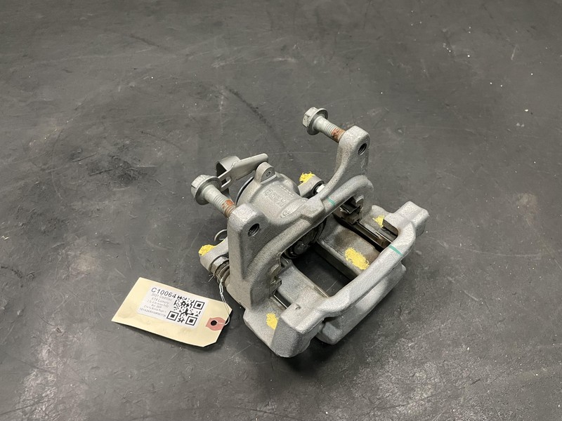 Rear Right Brake Caliper 2021 Cadillac XT4 84637748 2019 2020 2022 2023